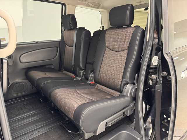 日産 セレナ ハイウェイS S HV Aセーフ 兵庫県 2014(平26)年 7.9万km ダイヤモンドブラック 純正SDナビ/フルセグ CD DVD BT MSV/純正フリップダウンモニター/両側パワースライドドア/エマージェンシーブレーキ/LKA/クルーズコントロール/コーナーセンサー/アラウンドビューモニター/ETC/LEDヘッドライト/フォグライト/オートライト/スマートキー/スペアキー