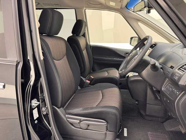 日産 セレナ ハイウェイS S HV Aセーフ 兵庫県 2014(平26)年 7.9万km ダイヤモンドブラック 純正SDナビ/フルセグ CD DVD BT MSV/純正フリップダウンモニター/両側パワースライドドア/エマージェンシーブレーキ/LKA/クルーズコントロール/コーナーセンサー/アラウンドビューモニター/ETC/LEDヘッドライト/フォグライト/オートライト/スマートキー/スペアキー