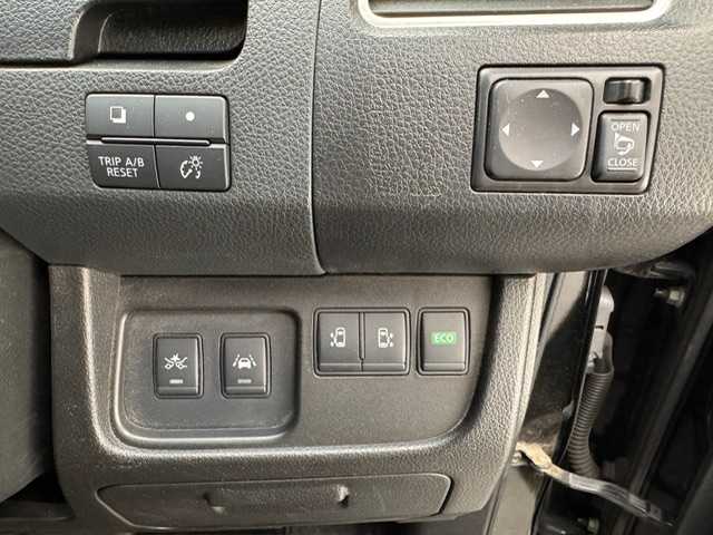 日産 セレナ ハイウェイS S HV Aセーフ 兵庫県 2014(平26)年 7.9万km ダイヤモンドブラック 純正SDナビ/フルセグ CD DVD BT MSV/純正フリップダウンモニター/両側パワースライドドア/エマージェンシーブレーキ/LKA/クルーズコントロール/コーナーセンサー/アラウンドビューモニター/ETC/LEDヘッドライト/フォグライト/オートライト/スマートキー/スペアキー