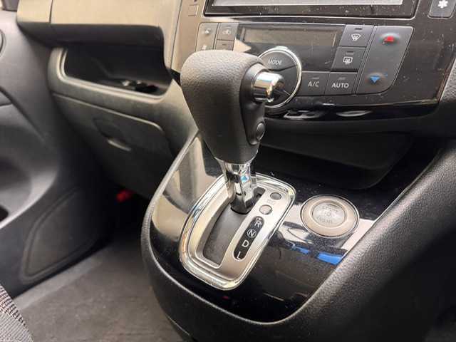 日産 セレナ ハイウェイS S HV Aセーフ 兵庫県 2014(平26)年 7.9万km ダイヤモンドブラック 純正SDナビ/フルセグ CD DVD BT MSV/純正フリップダウンモニター/両側パワースライドドア/エマージェンシーブレーキ/LKA/クルーズコントロール/コーナーセンサー/アラウンドビューモニター/ETC/LEDヘッドライト/フォグライト/オートライト/スマートキー/スペアキー