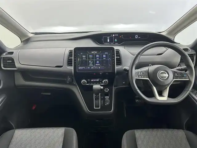 日産 セレナ ハイウェイスター V 群馬県 2020(令2)年 3.9万km ブリリアントホワイトパール 禁煙車/衝突軽減/純正１０インチナビ/純正フリップダウンモニター/全方位カメラ/両側パワースライドドア/プロパイロット/パーキングアシスト/前方ドライブレコーダー/LEDオートヘッド/純正１６インチアルミホイール/ハンズフリースライドドア