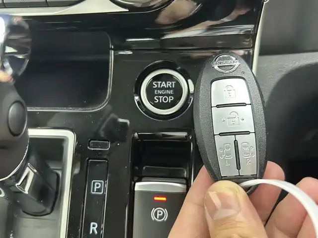 日産 セレナ ハイウェイスター V 群馬県 2020(令2)年 3.9万km ブリリアントホワイトパール 禁煙車/衝突軽減/純正１０インチナビ/純正フリップダウンモニター/全方位カメラ/両側パワースライドドア/プロパイロット/パーキングアシスト/前方ドライブレコーダー/LEDオートヘッド/純正１６インチアルミホイール/ハンズフリースライドドア