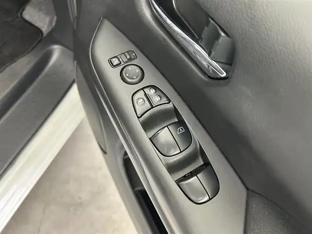 日産 セレナ ハイウェイスター V 群馬県 2020(令2)年 3.9万km ブリリアントホワイトパール 禁煙車/衝突軽減/純正１０インチナビ/純正フリップダウンモニター/全方位カメラ/両側パワースライドドア/プロパイロット/パーキングアシスト/前方ドライブレコーダー/LEDオートヘッド/純正１６インチアルミホイール/ハンズフリースライドドア