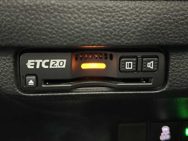 ホンダ シビック LX 神奈川県 2021(令3)年 3万km プレミアムクリスタルブルークリスタル ホンダコネクナビトディスプレイ【MY21ADA】/ナビゲーションシステム/フルセグ　Bluetooth USB　AM　FM　WI-FI/ホンダセンシング/衝突軽減ブレーキ/誤発進抑制機能/後方誤発進抑制機能/近距離衝突軽減ブレーキ/歩行者事故低減ステアリング/路外逸脱抑制機能/渋滞追従機能付アダブティブクルーズコントロール/車線維持支援システム/トラフィックジャムアシスト/先行車発進お知らせ機能/標識認識機能/オートハイビーム/パーキングセンサーシステム/ブラインドスポットインフォメーション/後退出庫サポート/プライムスムース合皮/ファブリックコンビシート/前席シートヒーター/革巻きステアリング/SOSコール/純正ビルトインETC2.0/自動防眩ミラー/社外前方ドライブレコーダー/プッシュスタート/スマートキー/純正サイド/リアスポイラー/純正18インチアルミホイール/無限ドアバイザー/LEDヘッドライト/オートライト/フロントフォグランプ