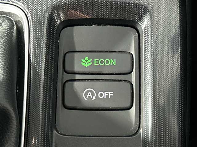 ホンダ シビック LX 神奈川県 2021(令3)年 3万km プレミアムクリスタルブルークリスタル ホンダコネクナビトディスプレイ【MY21ADA】/ナビゲーションシステム/フルセグ　Bluetooth USB　AM　FM　WI-FI/ホンダセンシング/衝突軽減ブレーキ/誤発進抑制機能/後方誤発進抑制機能/近距離衝突軽減ブレーキ/歩行者事故低減ステアリング/路外逸脱抑制機能/渋滞追従機能付アダブティブクルーズコントロール/車線維持支援システム/トラフィックジャムアシスト/先行車発進お知らせ機能/標識認識機能/オートハイビーム/パーキングセンサーシステム/ブラインドスポットインフォメーション/後退出庫サポート/プライムスムース合皮/ファブリックコンビシート/前席シートヒーター/革巻きステアリング/SOSコール/純正ビルトインETC2.0/自動防眩ミラー/社外前方ドライブレコーダー/プッシュスタート/スマートキー/純正サイド/リアスポイラー/純正18インチアルミホイール/無限ドアバイザー/LEDヘッドライト/オートライト/フロントフォグランプ