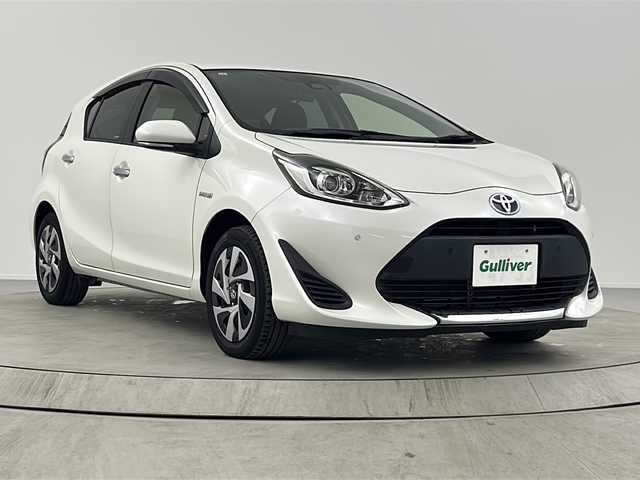 トヨタ アクア S スタイルブラック 熊本県 2019(令1)年 5.1万km ホワイトパールクリスタルシャイン トヨタセーフティセンス/純正ナビ/　　CD/DVD/BT/フルセグ/バックカメラ/LEDオートライト/アイドリングストップ/パーキングサポートブレーキ/スマートキー/ETC2.0