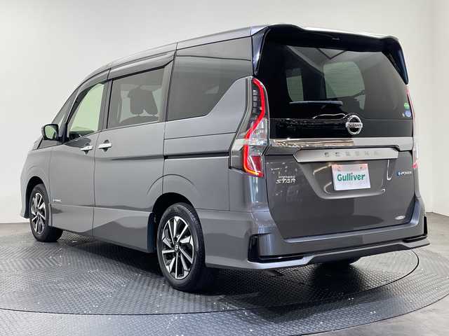 日産 セレナ e－パワー ハイウェイスター V 愛媛県 2021(令3)年 2.1万km ダークメタルグレー １０型ナビ/フルセグ／Ｂｌｕｅｔｏｏｔｈ／ＵＳＢ/全方位カメラ/１１型後席モニター/ＥＴＣ/前方ドライブレコーダ－/レーダークルーズコントロール/両側パワースライドドア/ブラインドスポットモニター/前後コーナーセンサー/レーンキープアシスト/衝突軽減ブレーキ/デジタルインナーミラー