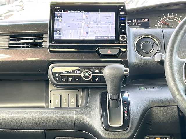 ホンダ Ｎ ＢＯＸ G L ホンダセンシング 道東・釧路十勝 2020(令2)年 3.8万km クリスタルブラックパール 4WD/純正８インチメモリナビ　/(フルセグTV/ＤＶＤ再生/Ｂｌｕｅｔｏｏｔｈ接続)　/前後ドライブレコーダー/ビルトインＥＴＣ　/バックカメラ/片側パワースライドドア　/前席シートヒーター/渋滞追従機能付アダプティブ・クルーズ・コントロール/リアコーナーセンサー/レーンアシスト　　/衝突軽減ブレーキ　/横滑り防止装置/アイドリングストップ/スマートキー/プッシュスタート/純正LEDヘッドライト/純正14インチアルミホイール/純正フロアマット