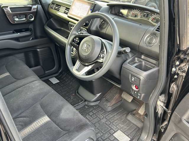 ホンダ Ｎ ＢＯＸ G L ホンダセンシング 道東・釧路十勝 2020(令2)年 3.8万km クリスタルブラックパール 4WD/純正８インチメモリナビ　/(フルセグTV/ＤＶＤ再生/Ｂｌｕｅｔｏｏｔｈ接続)　/前後ドライブレコーダー/ビルトインＥＴＣ　/バックカメラ/片側パワースライドドア　/前席シートヒーター/渋滞追従機能付アダプティブ・クルーズ・コントロール/リアコーナーセンサー/レーンアシスト　　/衝突軽減ブレーキ　/横滑り防止装置/アイドリングストップ/スマートキー/プッシュスタート/純正LEDヘッドライト/純正14インチアルミホイール/純正フロアマット