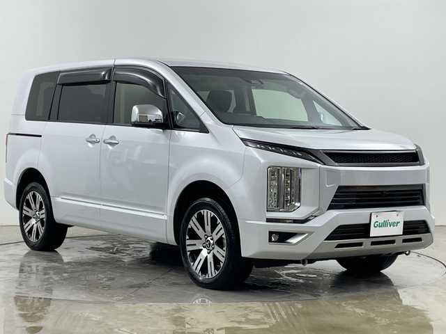 三菱 デリカＤ：５ P 道央・札幌 2023(令5)年 2.9万km ホワイトダイヤモンド ・4WD　/　E-Assist/・衝突被害軽減ブレーキ/・社外fフローティングナビ　/・フルセグ/SD/BT/・アラウンドビューモニター/・オートサイドステップ(左)/・両側パワースライドドア/・レーダークルーズコントロール/・社外前後ドライブレコーダー/・パワーバックドア/・シートヒーター/・ブラインドスポットモニター/・LEDオートライト/オートマチックハイビーム/・ステアリングスイッチ/ヒーター/・フォグランプ/・ETC/・純正グリル車載/・ODKグリル・アイライン