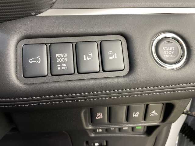 三菱 デリカＤ：５ P 道央・札幌 2023(令5)年 2.9万km ホワイトダイヤモンド ・4WD　/　E-Assist/・衝突被害軽減ブレーキ/・社外fフローティングナビ　/・フルセグ/SD/BT/・アラウンドビューモニター/・オートサイドステップ(左)/・両側パワースライドドア/・レーダークルーズコントロール/・社外前後ドライブレコーダー/・パワーバックドア/・シートヒーター/・ブラインドスポットモニター/・LEDオートライト/オートマチックハイビーム/・ステアリングスイッチ/ヒーター/・フォグランプ/・ETC/・純正グリル車載/・ODKグリル・アイライン