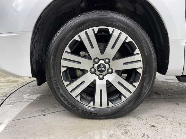 三菱 デリカＤ：５ P 道央・札幌 2023(令5)年 2.9万km ホワイトダイヤモンド ・4WD　/　E-Assist/・衝突被害軽減ブレーキ/・社外fフローティングナビ　/・フルセグ/SD/BT/・アラウンドビューモニター/・オートサイドステップ(左)/・両側パワースライドドア/・レーダークルーズコントロール/・社外前後ドライブレコーダー/・パワーバックドア/・シートヒーター/・ブラインドスポットモニター/・LEDオートライト/オートマチックハイビーム/・ステアリングスイッチ/ヒーター/・フォグランプ/・ETC/・純正グリル車載/・ODKグリル・アイライン