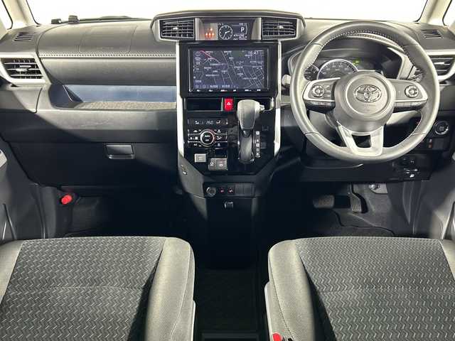 トヨタ ルーミー カスタムG－T 神奈川県 2020(令2)年 1.3万km ブラックマイカメタリック/ファイアークォーツレッドメタリック 純正9型SDナビゲーション【NSZT-Y68T】/AM FM フルセグ Bluetooth SD CD DVD/パノラマミックビューモニター/両側パワースライドドア/スマートアシスト/衝突回避支援ブレーキ機能/車線逸脱警報機能/衝突警報機能/ふらつき警報/ブレーキ制御付誤発進抑制機能/サイドビューランプ/先行車発進お知らせ機能/コーナーセンサー/アダプティブドライビングビーム/アダプティブクルーズコントロール/路側逸脱警報/標識認識機能/アイドリングストップ/ETC/電子パーキングブレーキ/オートホールド/前席シートヒーター/革巻きステアリング/ステアリングリモコン/前後ドライブレコーダー/純正フロアマット/純正15インチアルミホイル/LEDヘッドライト/オートライト/フォグランプ/電動格納ミラー/ウィンカーミラー/ドアバイザー/プッシュスタート/スマートキー