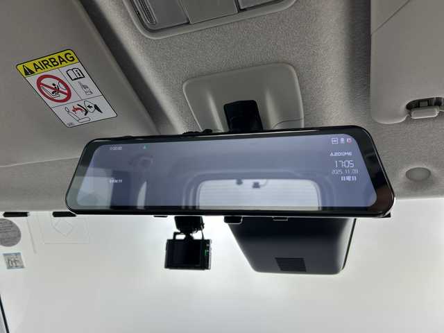 トヨタ ルーミー カスタムG－T 神奈川県 2020(令2)年 1.3万km ブラックマイカメタリック/ファイアークォーツレッドメタリック 純正9型SDナビゲーション【NSZT-Y68T】/AM FM フルセグ Bluetooth SD CD DVD/パノラマミックビューモニター/両側パワースライドドア/スマートアシスト/衝突回避支援ブレーキ機能/車線逸脱警報機能/衝突警報機能/ふらつき警報/ブレーキ制御付誤発進抑制機能/サイドビューランプ/先行車発進お知らせ機能/コーナーセンサー/アダプティブドライビングビーム/アダプティブクルーズコントロール/路側逸脱警報/標識認識機能/アイドリングストップ/ETC/電子パーキングブレーキ/オートホールド/前席シートヒーター/革巻きステアリング/ステアリングリモコン/前後ドライブレコーダー/純正フロアマット/純正15インチアルミホイル/LEDヘッドライト/オートライト/フォグランプ/電動格納ミラー/ウィンカーミラー/ドアバイザー/プッシュスタート/スマートキー