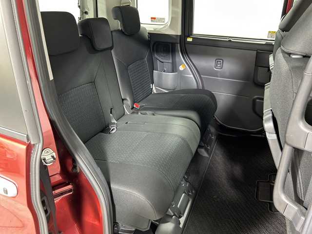 トヨタ ルーミー カスタムG－T 神奈川県 2020(令2)年 1.3万km ブラックマイカメタリック/ファイアークォーツレッドメタリック 純正9型SDナビゲーション【NSZT-Y68T】/AM FM フルセグ Bluetooth SD CD DVD/パノラマミックビューモニター/両側パワースライドドア/スマートアシスト/衝突回避支援ブレーキ機能/車線逸脱警報機能/衝突警報機能/ふらつき警報/ブレーキ制御付誤発進抑制機能/サイドビューランプ/先行車発進お知らせ機能/コーナーセンサー/アダプティブドライビングビーム/アダプティブクルーズコントロール/路側逸脱警報/標識認識機能/アイドリングストップ/ETC/電子パーキングブレーキ/オートホールド/前席シートヒーター/革巻きステアリング/ステアリングリモコン/前後ドライブレコーダー/純正フロアマット/純正15インチアルミホイル/LEDヘッドライト/オートライト/フォグランプ/電動格納ミラー/ウィンカーミラー/ドアバイザー/プッシュスタート/スマートキー