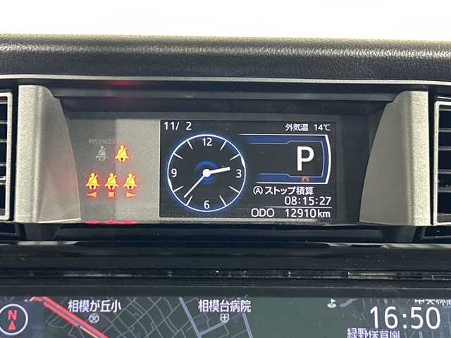 トヨタ ルーミー カスタムG－T 神奈川県 2020(令2)年 1.3万km ブラックマイカメタリック/ファイアークォーツレッドメタリック 純正9型SDナビゲーション【NSZT-Y68T】/AM FM フルセグ Bluetooth SD CD DVD/パノラマミックビューモニター/両側パワースライドドア/スマートアシスト/衝突回避支援ブレーキ機能/車線逸脱警報機能/衝突警報機能/ふらつき警報/ブレーキ制御付誤発進抑制機能/サイドビューランプ/先行車発進お知らせ機能/コーナーセンサー/アダプティブドライビングビーム/アダプティブクルーズコントロール/路側逸脱警報/標識認識機能/アイドリングストップ/ETC/電子パーキングブレーキ/オートホールド/前席シートヒーター/革巻きステアリング/ステアリングリモコン/前後ドライブレコーダー/純正フロアマット/純正15インチアルミホイル/LEDヘッドライト/オートライト/フォグランプ/電動格納ミラー/ウィンカーミラー/ドアバイザー/プッシュスタート/スマートキー