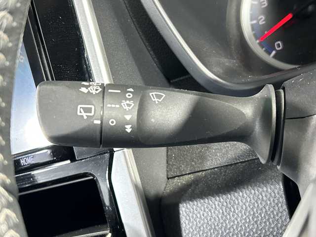 トヨタ ルーミー カスタムG－T 神奈川県 2020(令2)年 1.3万km ブラックマイカメタリック/ファイアークォーツレッドメタリック 純正9型SDナビゲーション【NSZT-Y68T】/AM FM フルセグ Bluetooth SD CD DVD/パノラマミックビューモニター/両側パワースライドドア/スマートアシスト/衝突回避支援ブレーキ機能/車線逸脱警報機能/衝突警報機能/ふらつき警報/ブレーキ制御付誤発進抑制機能/サイドビューランプ/先行車発進お知らせ機能/コーナーセンサー/アダプティブドライビングビーム/アダプティブクルーズコントロール/路側逸脱警報/標識認識機能/アイドリングストップ/ETC/電子パーキングブレーキ/オートホールド/前席シートヒーター/革巻きステアリング/ステアリングリモコン/前後ドライブレコーダー/純正フロアマット/純正15インチアルミホイル/LEDヘッドライト/オートライト/フォグランプ/電動格納ミラー/ウィンカーミラー/ドアバイザー/プッシュスタート/スマートキー