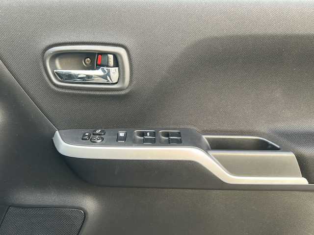 スズキ ソリオ バンディット HV MV Dカメラ ブレーキS 愛知県 2016(平28)年 6.5万km スーパーブラックパール ・禁煙車/・ワンオーナー/・社外ナビ/フルセグTV/・バックカメラ/・ETC/・ステアスイッチ/・デュアルカメラブレーキサポート/・LDA/・誤発進抑制機能/・ふらつき警報/・先行車発進お知らせ機能/・アイドリングストップ/・純正１５インチアルミ/・クルーズコントロール/・両側パワースライドドア/・LEDオートライト/・フォグランプ/・プッシュスタート/・電動格納ミラーウインカー/・運転席シートヒーター/・横滑り防止装置/・ドアバイザー/・純正フロアマット/・新車保証書/・取扱説明書/・スペアキー