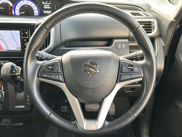 スズキ ソリオ バンディット HV MV Dカメラ ブレーキS 愛知県 2016(平28)年 6.5万km スーパーブラックパール ・禁煙車/・ワンオーナー/・社外ナビ/フルセグTV/・バックカメラ/・ETC/・ステアスイッチ/・デュアルカメラブレーキサポート/・LDA/・誤発進抑制機能/・ふらつき警報/・先行車発進お知らせ機能/・アイドリングストップ/・純正１５インチアルミ/・クルーズコントロール/・両側パワースライドドア/・LEDオートライト/・フォグランプ/・プッシュスタート/・電動格納ミラーウインカー/・運転席シートヒーター/・横滑り防止装置/・ドアバイザー/・純正フロアマット/・新車保証書/・取扱説明書/・スペアキー