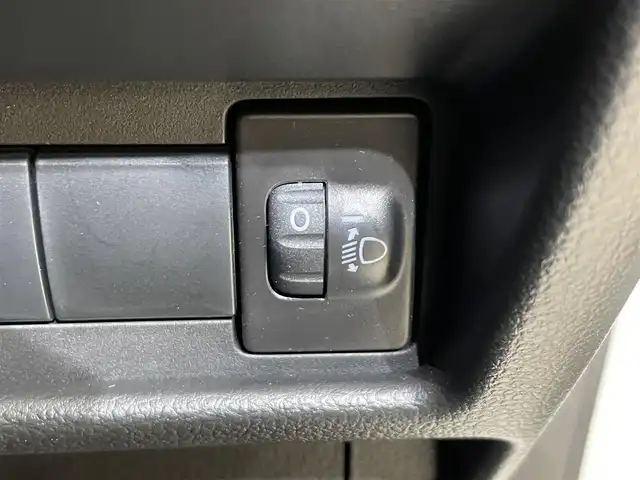 スズキ スペーシア カスタム HYBRID GS 岩手県 2024(令6)年 0.3万km ピュアホワイトP ４WD/全方位モニター/左側パワースライドドア/スズキセーフティサポート/デュアルセンサーブレーキサポートII/車線逸脱抑制機能/アダプティブクルーズコントロール/車線維持支援機能/誤発進抑制機能/先行車発信お知らせ機能/標識認識機能/ハイビームアシスト/ブレーキホールド機能/パーキングセンサー/横滑り防止装置/アイドリングストップ/マニュアルレベリングLEDヘッドランプ/LEDランプ/純正14インチアルミホイール/ロールサンシェード/前席シートヒーター/純正メモリナビ/フルセグTV/AppleCarPlay・AndroidAuto/ステアリングスイッチ/純正フロアマット