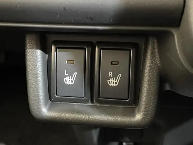 スズキ スペーシア カスタム HYBRID GS 岩手県 2024(令6)年 0.3万km ピュアホワイトP ４WD/全方位モニター/左側パワースライドドア/スズキセーフティサポート/デュアルセンサーブレーキサポートII/車線逸脱抑制機能/アダプティブクルーズコントロール/車線維持支援機能/誤発進抑制機能/先行車発信お知らせ機能/標識認識機能/ハイビームアシスト/ブレーキホールド機能/パーキングセンサー/横滑り防止装置/アイドリングストップ/マニュアルレベリングLEDヘッドランプ/LEDランプ/純正14インチアルミホイール/ロールサンシェード/前席シートヒーター/純正メモリナビ/フルセグTV/AppleCarPlay・AndroidAuto/ステアリングスイッチ/純正フロアマット