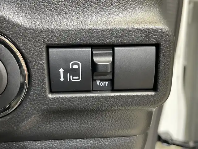 スズキ スペーシア カスタム HYBRID GS 岩手県 2024(令6)年 0.3万km ピュアホワイトP ４WD/全方位モニター/左側パワースライドドア/スズキセーフティサポート/デュアルセンサーブレーキサポートII/車線逸脱抑制機能/アダプティブクルーズコントロール/車線維持支援機能/誤発進抑制機能/先行車発信お知らせ機能/標識認識機能/ハイビームアシスト/ブレーキホールド機能/パーキングセンサー/横滑り防止装置/アイドリングストップ/マニュアルレベリングLEDヘッドランプ/LEDランプ/純正14インチアルミホイール/ロールサンシェード/前席シートヒーター/純正メモリナビ/フルセグTV/AppleCarPlay・AndroidAuto/ステアリングスイッチ/純正フロアマット