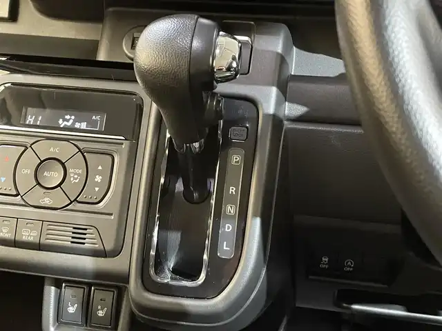 スズキ スペーシア カスタム HYBRID GS 岩手県 2024(令6)年 0.3万km ピュアホワイトP ４WD/全方位モニター/左側パワースライドドア/スズキセーフティサポート/デュアルセンサーブレーキサポートII/車線逸脱抑制機能/アダプティブクルーズコントロール/車線維持支援機能/誤発進抑制機能/先行車発信お知らせ機能/標識認識機能/ハイビームアシスト/ブレーキホールド機能/パーキングセンサー/横滑り防止装置/アイドリングストップ/マニュアルレベリングLEDヘッドランプ/LEDランプ/純正14インチアルミホイール/ロールサンシェード/前席シートヒーター/純正メモリナビ/フルセグTV/AppleCarPlay・AndroidAuto/ステアリングスイッチ/純正フロアマット