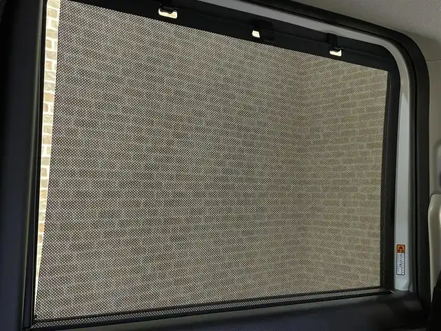 スズキ スペーシア カスタム HYBRID GS 岩手県 2024(令6)年 0.3万km ピュアホワイトP ４WD/全方位モニター/左側パワースライドドア/スズキセーフティサポート/デュアルセンサーブレーキサポートII/車線逸脱抑制機能/アダプティブクルーズコントロール/車線維持支援機能/誤発進抑制機能/先行車発信お知らせ機能/標識認識機能/ハイビームアシスト/ブレーキホールド機能/パーキングセンサー/横滑り防止装置/アイドリングストップ/マニュアルレベリングLEDヘッドランプ/LEDランプ/純正14インチアルミホイール/ロールサンシェード/前席シートヒーター/純正メモリナビ/フルセグTV/AppleCarPlay・AndroidAuto/ステアリングスイッチ/純正フロアマット