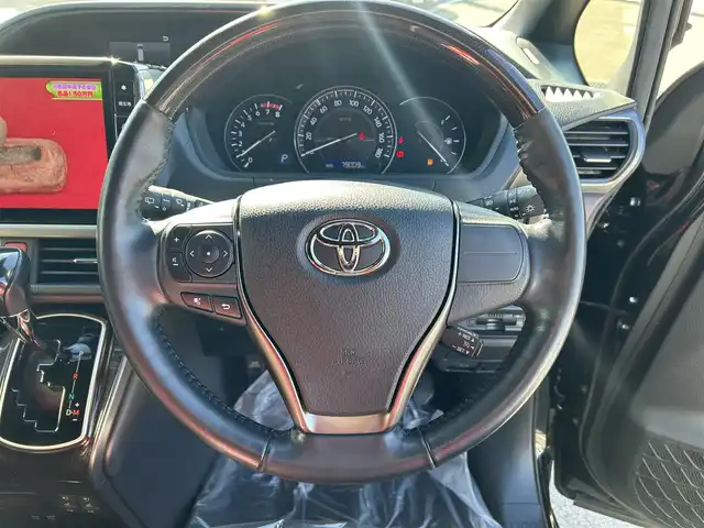 トヨタ エスクァイア Gi プレミアムパッケージ 愛媛県 2018(平30)年 7.9万km ブラック ALPINEビックX11型ナビ(Bluetooth/フルセグTV)/ALPINEフリップダウンモニター/バックカメラ/両側パワースライドドア/茶色ハーフレザーシート/シートヒーター/トヨタセーフティセンス/衝突被害軽減装置/車線逸脱防止装置/クルーズコントロール/LEDヘッドライト/オートライト/オートマチックハイビーム/ステアリングヒーター/ステアリングリモコン/HDMI入力端子/アイドリングストップ/現状サマー(純正AW)(195/65/R15)/YOKOHAMA BluEarth-ES ES32/禁煙車