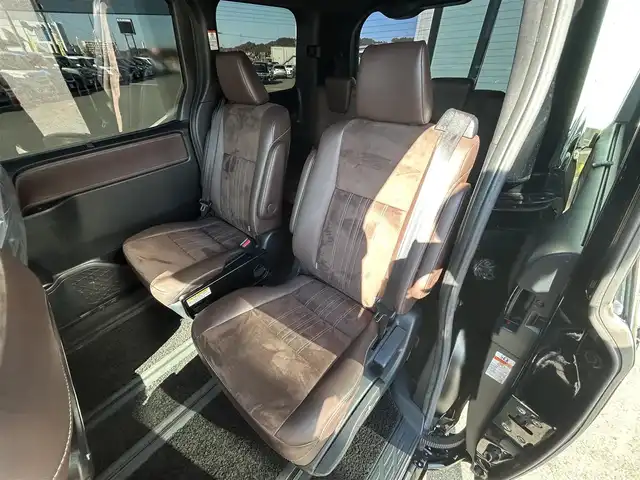 トヨタ エスクァイア Gi プレミアムパッケージ 愛媛県 2018(平30)年 7.9万km ブラック ALPINEビックX11型ナビ(Bluetooth/フルセグTV)/ALPINEフリップダウンモニター/バックカメラ/両側パワースライドドア/茶色ハーフレザーシート/シートヒーター/トヨタセーフティセンス/衝突被害軽減装置/車線逸脱防止装置/クルーズコントロール/LEDヘッドライト/オートライト/オートマチックハイビーム/ステアリングヒーター/ステアリングリモコン/HDMI入力端子/アイドリングストップ/現状サマー(純正AW)(195/65/R15)/YOKOHAMA BluEarth-ES ES32/禁煙車