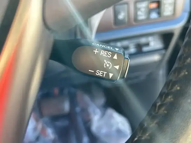 トヨタ エスクァイア Gi プレミアムパッケージ 愛媛県 2018(平30)年 7.9万km ブラック ALPINEビックX11型ナビ(Bluetooth/フルセグTV)/ALPINEフリップダウンモニター/バックカメラ/両側パワースライドドア/茶色ハーフレザーシート/シートヒーター/トヨタセーフティセンス/衝突被害軽減装置/車線逸脱防止装置/クルーズコントロール/LEDヘッドライト/オートライト/オートマチックハイビーム/ステアリングヒーター/ステアリングリモコン/HDMI入力端子/アイドリングストップ/現状サマー(純正AW)(195/65/R15)/YOKOHAMA BluEarth-ES ES32/禁煙車