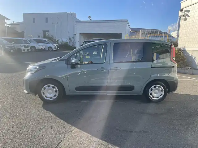 トヨタ シエンタ G 神奈川県 2024(令6)年 1万km 緑