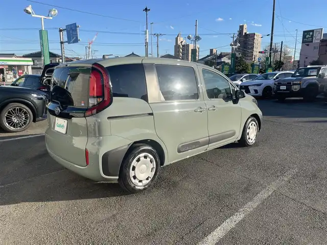 トヨタ シエンタ G 神奈川県 2024(令6)年 1万km 緑