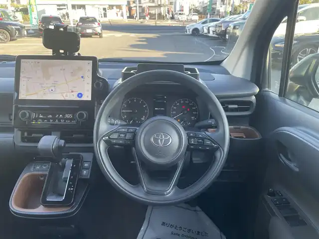 トヨタ シエンタ G 神奈川県 2024(令6)年 1万km 緑