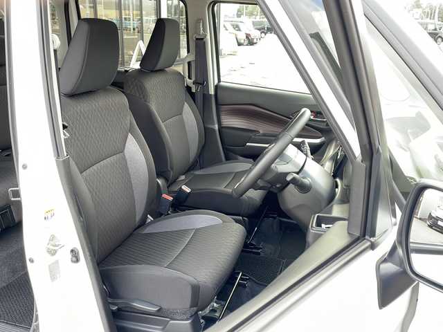 スズキ ソリオ バンディット HV MV 道東・釧路十勝 2024(令6)年 1.5万km ピュアホワイトP ・４WD/・社外SDナビ/（BT・ラジオ）/・バックカメラ/・両側パワースライドドア/・レーダークルーズコントロール/・スズキセーフティサポート/・ドライブレコーダー/・アイドリングストップ/・前席シートヒーター/・横滑り防止装置/・前後コーナーセンサー/・LEDヘッドライト/・レーンキープアシスト/・衝突被害軽減ブレーキ/・保証書/・取扱説明書