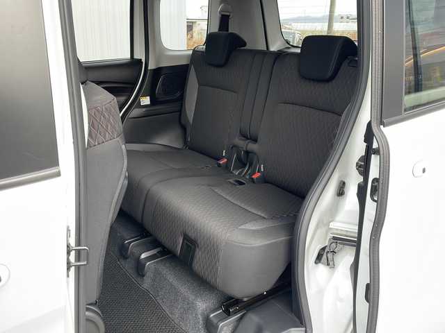 スズキ ソリオ バンディット HV MV 道東・釧路十勝 2024(令6)年 1.5万km ピュアホワイトP ・４WD/・社外SDナビ/（BT・ラジオ）/・バックカメラ/・両側パワースライドドア/・レーダークルーズコントロール/・スズキセーフティサポート/・ドライブレコーダー/・アイドリングストップ/・前席シートヒーター/・横滑り防止装置/・前後コーナーセンサー/・LEDヘッドライト/・レーンキープアシスト/・衝突被害軽減ブレーキ/・保証書/・取扱説明書