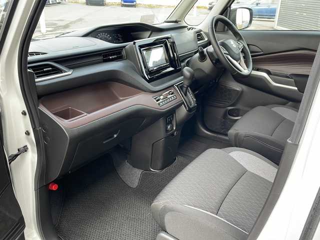 スズキ ソリオ バンディット HV MV 道東・釧路十勝 2024(令6)年 1.5万km ピュアホワイトP ・４WD/・社外SDナビ/（BT・ラジオ）/・バックカメラ/・両側パワースライドドア/・レーダークルーズコントロール/・スズキセーフティサポート/・ドライブレコーダー/・アイドリングストップ/・前席シートヒーター/・横滑り防止装置/・前後コーナーセンサー/・LEDヘッドライト/・レーンキープアシスト/・衝突被害軽減ブレーキ/・保証書/・取扱説明書