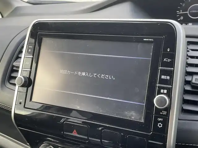 日産 セレナ ハイウェイスター Vセレクション 福岡県 2017(平29)年 3.9万km ブリリアントホワイトパール 純正9型SDナビ(フルセグTV/CD/DVD/BT)/エマージェンシーブレーキ/後席フリップダウンモニター/両側電動/クルコン/ドラレコ/ETC/純正LED/純正アルミホイール/プッシュスタート/スマートキー