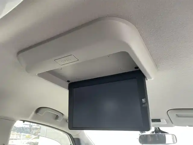 日産 セレナ ハイウェイスター Vセレクション 福岡県 2017(平29)年 3.9万km ブリリアントホワイトパール 純正9型SDナビ(フルセグTV/CD/DVD/BT)/エマージェンシーブレーキ/後席フリップダウンモニター/両側電動/クルコン/ドラレコ/ETC/純正LED/純正アルミホイール/プッシュスタート/スマートキー