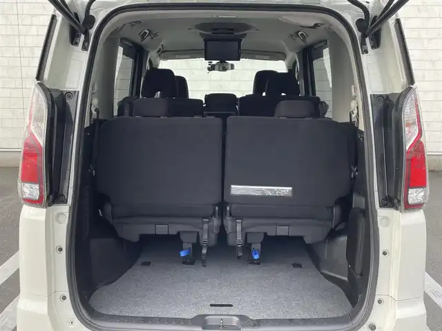 日産 セレナ ハイウェイスター Vセレクション 福岡県 2017(平29)年 3.9万km ブリリアントホワイトパール 純正9型SDナビ(フルセグTV/CD/DVD/BT)/エマージェンシーブレーキ/後席フリップダウンモニター/両側電動/クルコン/ドラレコ/ETC/純正LED/純正アルミホイール/プッシュスタート/スマートキー