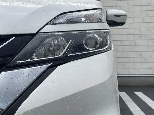 日産 セレナ ハイウェイスター Vセレクション 福岡県 2017(平29)年 3.9万km ブリリアントホワイトパール 純正9型SDナビ(フルセグTV/CD/DVD/BT)/エマージェンシーブレーキ/後席フリップダウンモニター/両側電動/クルコン/ドラレコ/ETC/純正LED/純正アルミホイール/プッシュスタート/スマートキー