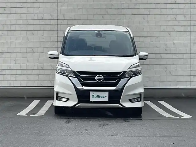 日産 セレナ ハイウェイスター Vセレクション 福岡県 2017(平29)年 3.9万km ブリリアントホワイトパール 純正9型SDナビ(フルセグTV/CD/DVD/BT)/エマージェンシーブレーキ/後席フリップダウンモニター/両側電動/クルコン/ドラレコ/ETC/純正LED/純正アルミホイール/プッシュスタート/スマートキー