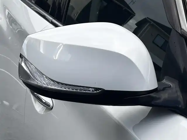 日産 スカイライン ハイブリッド 350GT 静岡県 2014(平26)年 5.7万km クリスタルホワイトパール ユーザー買取車両/純正HDDナビ【AM/FM/TV/BT/CD/iPod】/純正LEDヘッドライト/エンジンスタートボタン/MTモード付AT/クルーズコントロール/バックカメラ/ETC/USB入力端子/パワーシート/レザーシート/純正17インチAW/横滑り防止装置/コーナーセンサー/スマートキー/スペアキー×2/保証書/取扱説明書