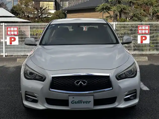 日産 スカイライン ハイブリッド 350GT 静岡県 2014(平26)年 5.7万km クリスタルホワイトパール ユーザー買取車両/純正HDDナビ【AM/FM/TV/BT/CD/iPod】/純正LEDヘッドライト/エンジンスタートボタン/MTモード付AT/クルーズコントロール/バックカメラ/ETC/USB入力端子/パワーシート/レザーシート/純正17インチAW/横滑り防止装置/コーナーセンサー/スマートキー/スペアキー×2/保証書/取扱説明書