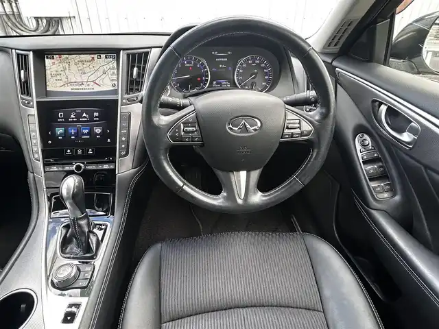 日産 スカイライン ハイブリッド 350GT 静岡県 2014(平26)年 5.7万km クリスタルホワイトパール ユーザー買取車両/純正HDDナビ【AM/FM/TV/BT/CD/iPod】/純正LEDヘッドライト/エンジンスタートボタン/MTモード付AT/クルーズコントロール/バックカメラ/ETC/USB入力端子/パワーシート/レザーシート/純正17インチAW/横滑り防止装置/コーナーセンサー/スマートキー/スペアキー×2/保証書/取扱説明書