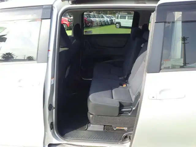 トヨタ シエンタ G 千葉県 2016(平28)年 3.2万km シルバーM 両側パワースライドドア/純正SDナビ/地デジTV/【DVD/CD再生機能　Bluetooth接続】/バックカメラ/ドライブレコーダー/ETC/革巻きステアリング/ウインカーミラー/スマートキー