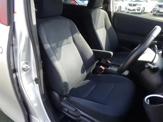 トヨタ シエンタ G 千葉県 2016(平28)年 3.2万km シルバーM 両側パワースライドドア/純正SDナビ/地デジTV/【DVD/CD再生機能　Bluetooth接続】/バックカメラ/ドライブレコーダー/ETC/革巻きステアリング/ウインカーミラー/スマートキー