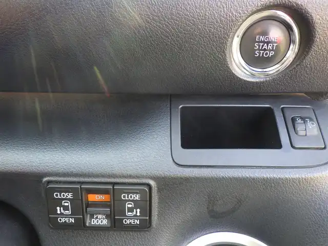 トヨタ シエンタ G 千葉県 2016(平28)年 3.2万km シルバーM 両側パワースライドドア/純正SDナビ/地デジTV/【DVD/CD再生機能　Bluetooth接続】/バックカメラ/ドライブレコーダー/ETC/革巻きステアリング/ウインカーミラー/スマートキー