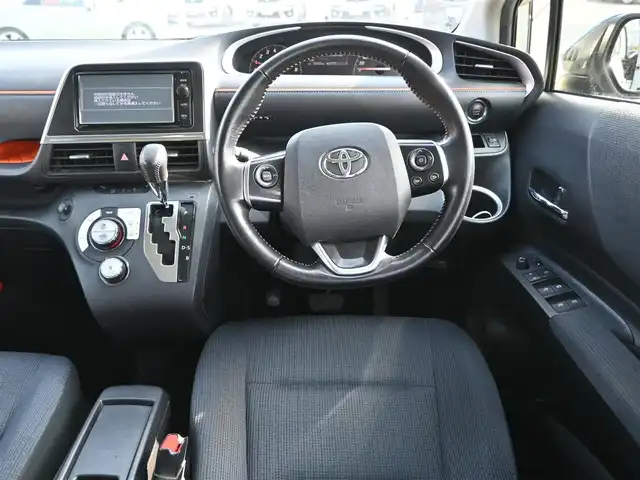 トヨタ シエンタ G 千葉県 2016(平28)年 3.2万km シルバーM 両側パワースライドドア/純正SDナビ/地デジTV/【DVD/CD再生機能　Bluetooth接続】/バックカメラ/ドライブレコーダー/ETC/革巻きステアリング/ウインカーミラー/スマートキー