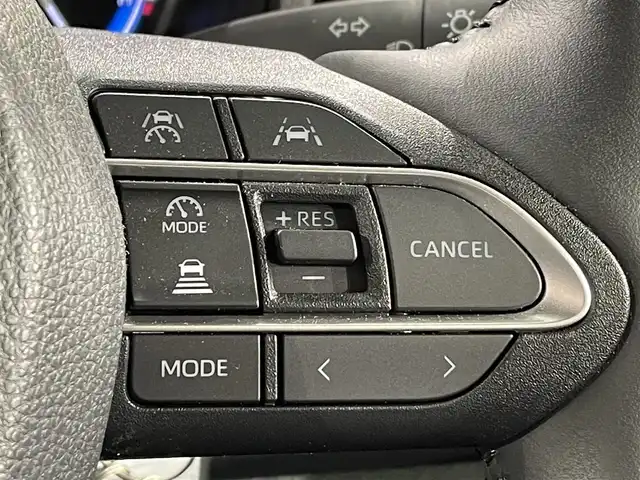 トヨタ ヴォクシー ハイブリッド S－Z 愛知県 2024(令6)年 0.9万km ホワイトパールクリスタルシャイン モデリスタエアロ　F/S/R/サイドステップ/純正10.5インチナビ/（フルセグTV/AM/FM/Bluetooth）/両側パワースライドドア/レーダークルーズコントロール/１００V電源/ビルトインETC2.0/シートヒーター/バックカメラ/前後ドライブレコーダー/ステアリングヒーター/コーナーセンサー/レーンキープアシスト/パーキングアシスト/HDMI接続/プッシュスタート/スマートキー/スペアキー/純正フロアマット/純正17インチアルミホイール/オートライト